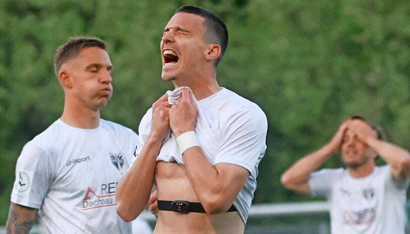 Das ist nicht der Fu&szlig;ballabend geworden, den sich die Akteure des SGV Freiberg um Gal Grobelnik (Mitte) vorgestellt haben. Nach dem 0:4 gegen Gro&szlig;aspach ist wohl auch die Meisterschaft weg, denn es stehen nur noch vier Spiele aus.