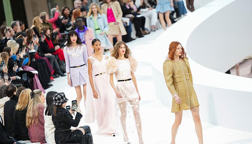 Die Fashionshow fand im Pariser Grand Palais statt.