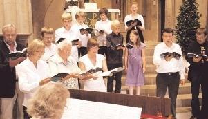 Der Familienchor der Frischs besteht aus drei Generationen. Beim Benefizkonzert beteiligten sich die Instrumentalisten und Solos&auml;nger.Foto: Margit St&ouml;hr-Michalsky