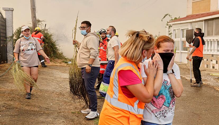 Tausende mussten ihre Häuser verlassen. Tausende mussten ihre Häuser verlassen.