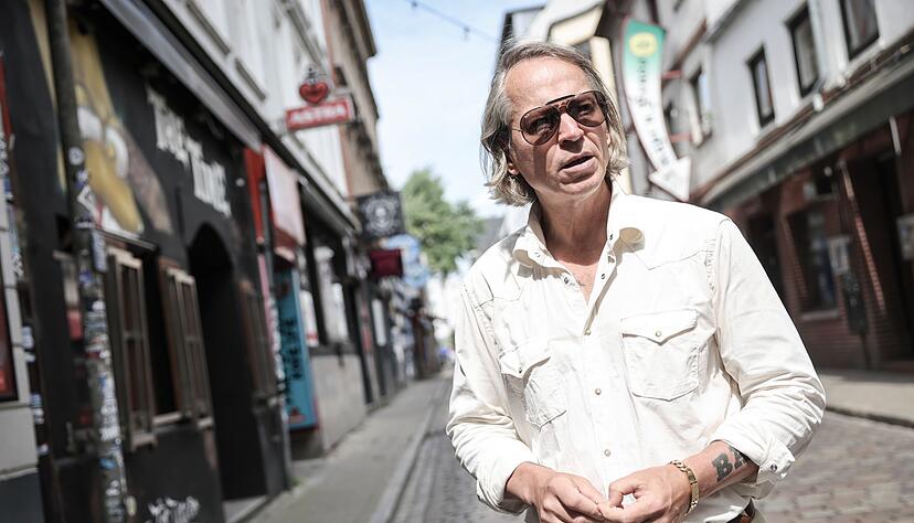&laquo;Es war ja nicht nur Rotlicht und Ganoven. Es gab dieses warmherzige Miteinander&raquo;, sagt Michel Ruge &uuml;ber seine Heimat St. Pauli.