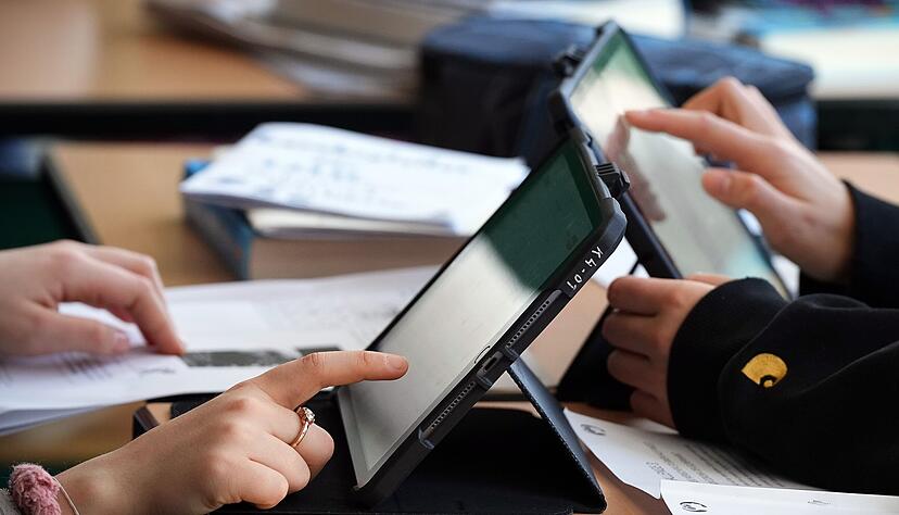 Die intelligente Nutzung von Tablet und Co ist längst Alltag im Unterricht. Die intelligente Nutzung von Tablet und Co ist längst Alltag im Unterricht.