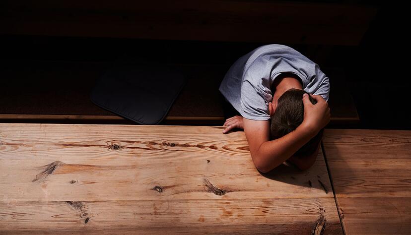 Bereits Kinder k&ouml;nnen von Misophonie betroffen sein. Wut, Ekel und Aggressionen, aber auch k&ouml;rperliche Reaktionen wie Herzklopfen, Schwei&szlig;ausbr&uuml;che oder &Uuml;belkeit sind keine Seltenheit.