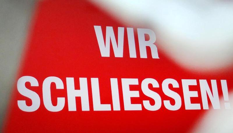 «Wir schließen!» - die Corona-Krise sorgt auch in Deutschland für einen Konjunktureinbruch.