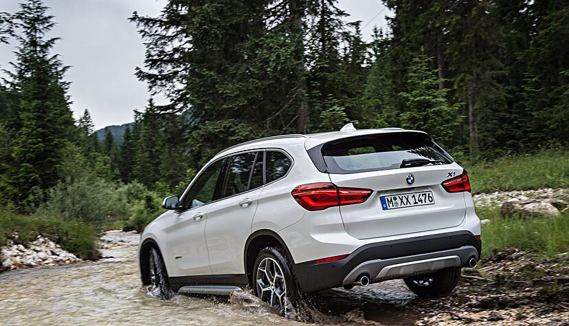 Ein BMW X1 xDrive25d von 2015 in freier Wildbahn: In dieser Allrad-Motorisierung und in dieser Umgebung dürften aber wohl die allerwenigsten X1 anzutreffen sein. Ein BMW X1 xDrive25d von 2015 in freier Wildbahn: In dieser Allrad-Motorisierung und in dieser Umgebung dürften aber wohl die allerwenigsten X1 anzutreffen sein.