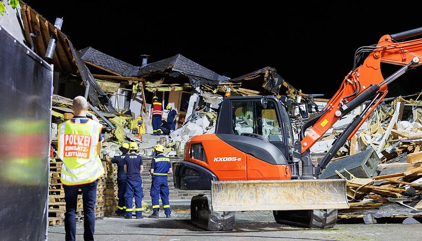 Die Abrissarbeiten dienen auch der Erstellung eines Gutachtens zur Ungl&uuml;cksursache.