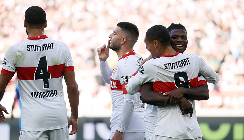 Deniz Undav (m.) legt nach seinem Tor zum 1:0 gegen Holstein Kiel den Finger auf die Lippen. Nach der Partie erklärte er den Jubel. Deniz Undav (m.) legt nach seinem Tor zum 1:0 gegen Holstein Kiel den Finger auf die Lippen. Nach der Partie erklärte er den Jubel.