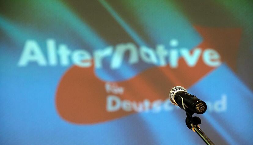 Wie hält man es mit der AfD? Nachdem UWG-Rat Jürgen Häckel im Herbst Parteimitglied geworden ist, steht seine Fraktion aktuell vor der Zerreißprobe.
Foto: Archiv/dpa Wie hält man es mit der AfD? Nachdem UWG-Rat Jürgen Häckel im Herbst Parteimitglied geworden ist, steht seine Fraktion aktuell vor der Zerreißprobe.
Foto: Archiv/dpa