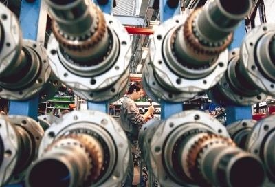 Vor allem Maschinen und Anlagen aus Deutschland sind weltweit immer noch höchst gefragt. Diese Nachfrage liefert eine wichtige Basis dafür, dass der Export trotz nachlassender Konjunktur keine ernsthaften Bremsspuren zeigt.Foto: dpa
