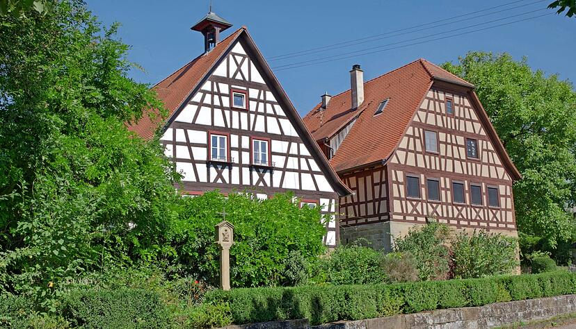 Der Wohlstand jahrzehntelanger harter Landarbeit zeigt sich in solch prächtigen Fachwerkhäusern wie im Büschelhof.
Fotos: Andreas Scholz Der Wohlstand jahrzehntelanger harter Landarbeit zeigt sich in solch prächtigen Fachwerkhäusern wie im Büschelhof.
Fotos: Andreas Scholz