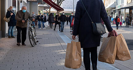 Erste Geschäfte öffnen nach dem harten Lockdown Erste Geschäfte öffnen nach dem harten Lockdown
