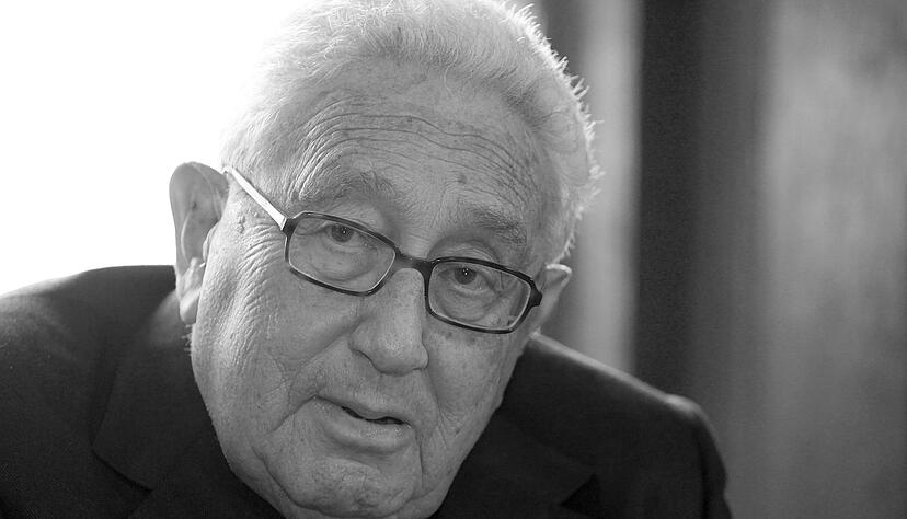 Der ehemalige US-Außenminister Henry Kissinger starb im Alter von 100 Jahren in seinem Zuhause im Bundesstaat Connecticut.