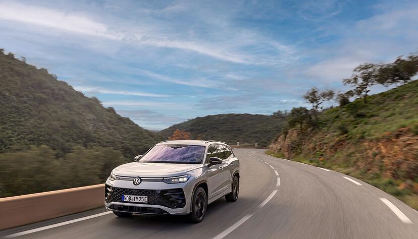 Kurvenk&uuml;nstler: Vor allem mit adaptiven Fahrwerk schafft der Tayron den Spagat zwischen Sport und Komfort.