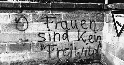 Unterstützung von Frauen, die nach Gewalterfahrungen ins Frauenhaus fliehen, ist eine gesellschaftliche Pflicht, bei der auch ehrenamtliche Kräfte mitwirken.Foto: dpa Unterstützung von Frauen, die nach Gewalterfahrungen ins Frauenhaus fliehen, ist eine gesellschaftliche Pflicht, bei der auch ehrenamtliche Kräfte mitwirken.Foto: dpa