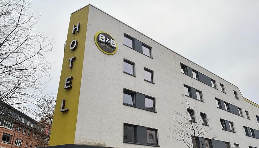 In dem B&B Hotel in Heilbronn musste die Polizei am Dienstag einen Gast in Gewahrsam nehmen. In dem B&B Hotel in Heilbronn musste die Polizei am Dienstag einen Gast in Gewahrsam nehmen.