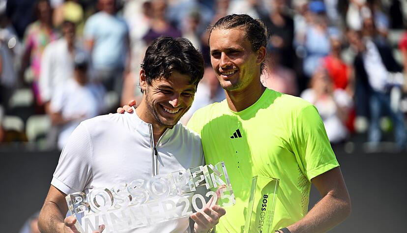 Alexander Zverev (r) ließ sich nicht die Laune verderben. Alexander Zverev (r) ließ sich nicht die Laune verderben.