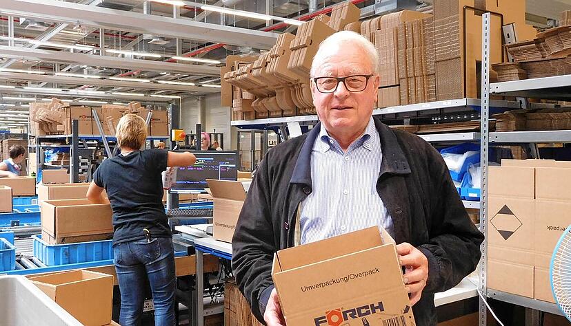 Theo Förch ist Unternehmer mit Leib und Seele. Auch mit 85 Jahren geht der Beiratsvorsitzende des gleichnamigen Neuenstädter Unternehmen noch täglich ins Büro. Sein Rat ist immer noch gefragt. Foto: Archiv/Stockburger Theo Förch ist Unternehmer mit Leib und Seele. Auch mit 85 Jahren geht der Beiratsvorsitzende des gleichnamigen Neuenstädter Unternehmen noch täglich ins Büro. Sein Rat ist immer noch gefragt. Foto: Archiv/Stockburger