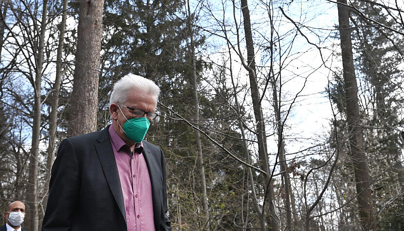 Winfried Kretschmann (Gr&uuml;ne) vor dem Beginn der Koalitionsverhandlungen f&uuml;r eine Wiederauflage des Regierungsb&uuml;ndnisses mit der CDU. Foto: dpa
