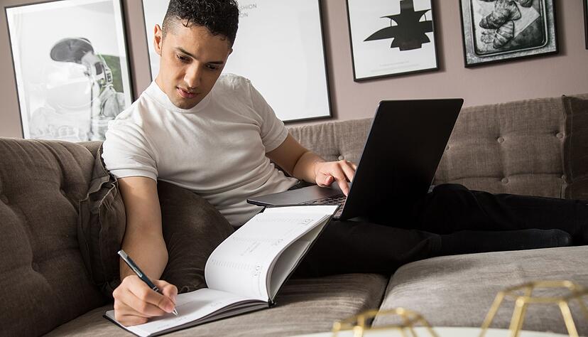 Halbe Urlaubstage erf&uuml;llen nicht die gesetzlichen Urlaubsanforderungen.