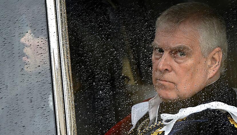 Andrew verliert auch die verbliebenen Titel und Ehren. (Archivbild) Andrew verliert auch die verbliebenen Titel und Ehren. (Archivbild)