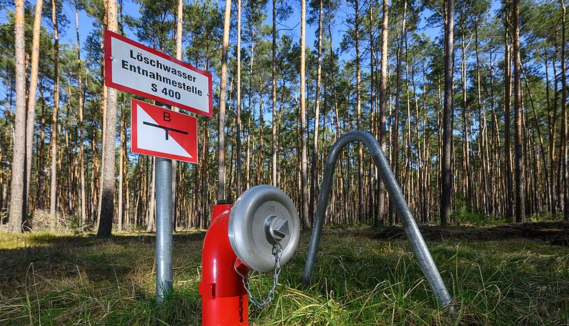 In manchen W&auml;ldern gibt es direkt vor Ort L&ouml;schwasser-Entnahmestellen.