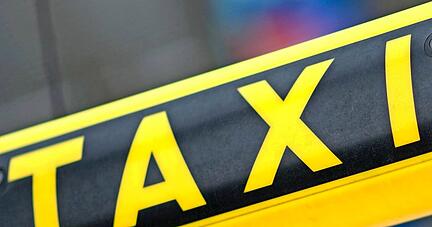 Taxi-Fahrten zum ermäßigten Preis: Das Angebot gibt es seit Oktober.
Foto: dpa Taxi-Fahrten zum ermäßigten Preis: Das Angebot gibt es seit Oktober.
Foto: dpa