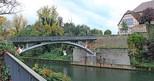 Die Rathausbr&uuml;cke in Lauffen soll abgerissen und durch einen Neubau ersetzt werden.