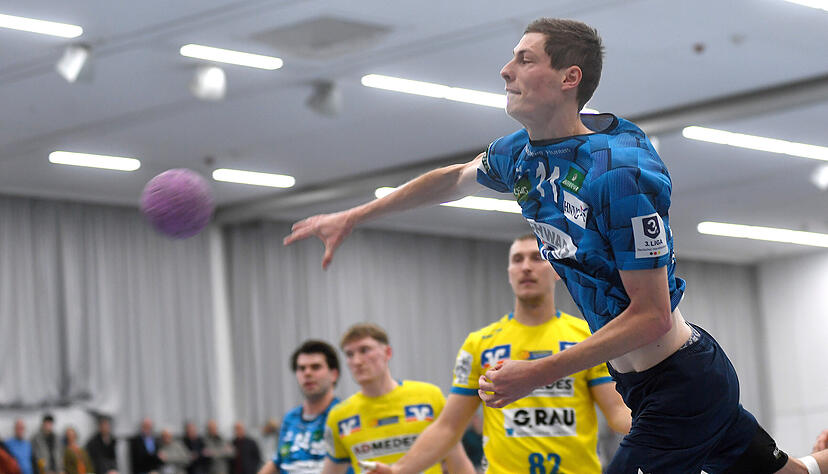 Niklas Roth trifft beim klaren Horkheimer Heimsieg gegen die SG Pforzheim/Eutingen. Der aktuelle Tabellenvierte aus Pforzheim w&auml;re berechtigt, an der Aufstiegsrunde zur 2. Bundesliga teilzunehmen,