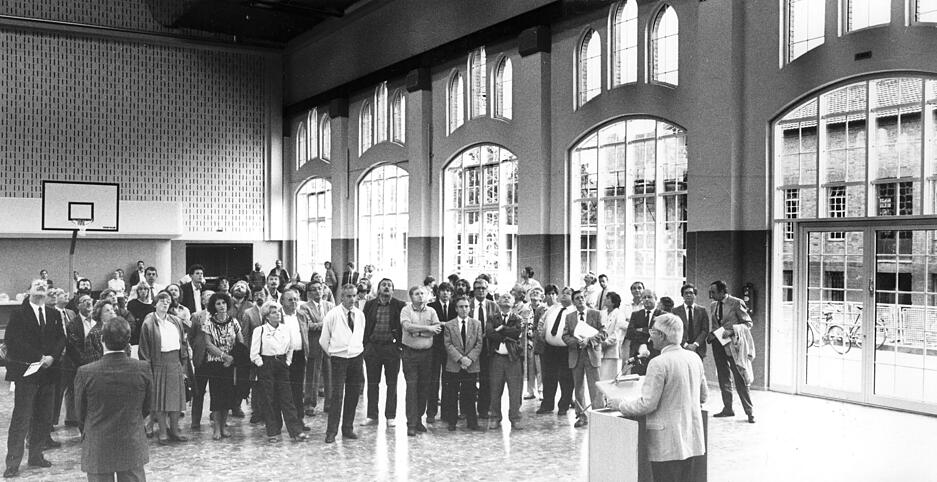 27. August 1987: Der erste Bauabschnitt des Jugendzentrums an der Olgastraße wird eingeweiht. 27. August 1987: Der erste Bauabschnitt des Jugendzentrums an der Olgastraße wird eingeweiht.