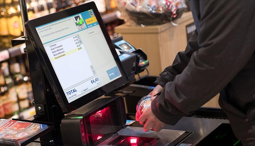 Ob Selbstbedienungskasse oder nicht - der Lebensmitteleinzelhandel sieht keinen signifikanten Unterschied bei der H&auml;ufigkeit von Ladendiebst&auml;hlen.