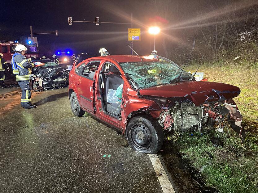 Der Fahrer eines der Autos &uuml;bersah wohl das andere Auto beim Abbiegen.