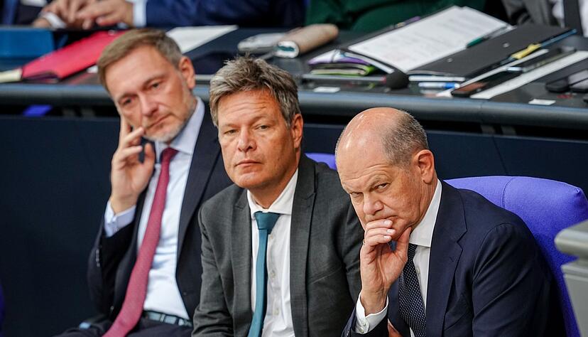 Ihnen soll der Durchbruch in den Haushaltsgespr&auml;chen gelingen: Kanzler Scholz, Vizekanzler Habeck und Finanzminister Lindner verhandeln in jeder freien Minute.