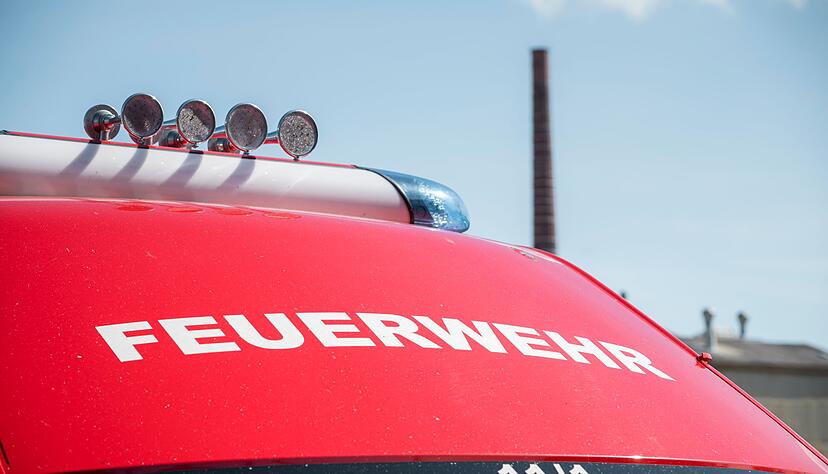 Feuerwehr und THW mussten anr&uuml;cken, um besch&auml;digte Geb&auml;ude zu sichern. (Symbolbild)