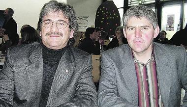 Fritz Rehm aus Rüblingen (links) und Hermann Ludwig aus Kupferzell halten Rückschau bei der Jubiläumsfeier der BI