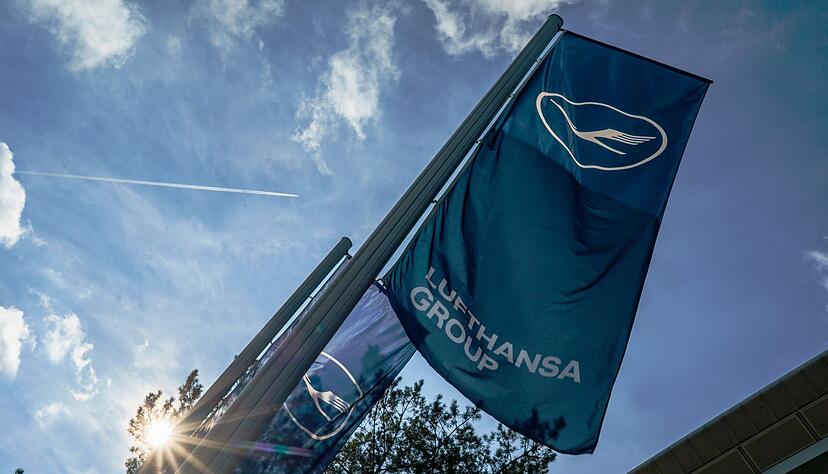 Bereits im Herbst haben die Piloten der Lufthansa in einer Urabstimmung für Streiks gestimmt. Bereits im Herbst haben die Piloten der Lufthansa in einer Urabstimmung für Streiks gestimmt.