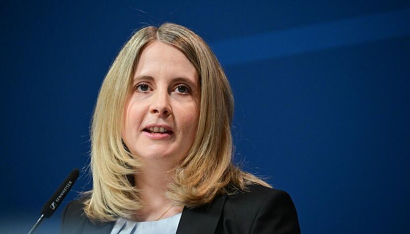 Bauministerin Verena Hubertz will Bauen leichter und billiger machen (Archivbild)