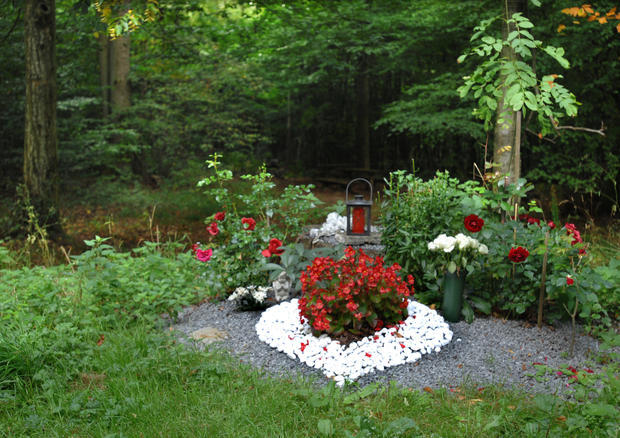 Gedenkstätte des Opfers im Wald bei Cleversulzbach. Gedenkstätte des Opfers im Wald bei Cleversulzbach.