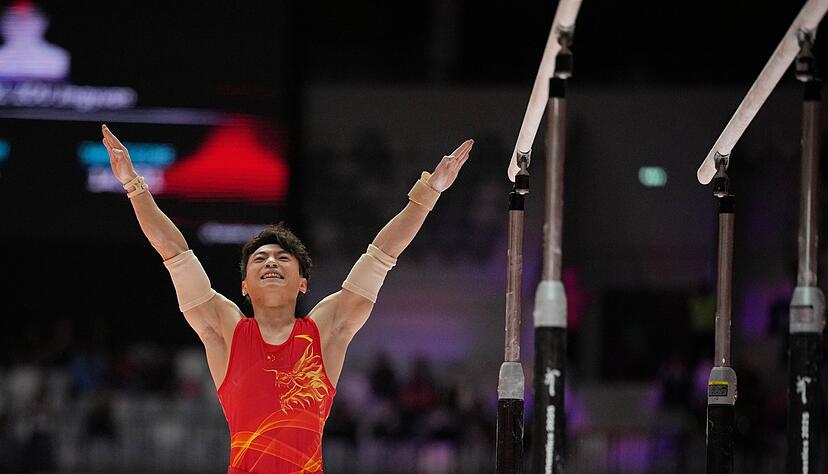 Nachfolger von Lukas Dauser als Barren-Weltmeister: Zou Jingyuan. Nachfolger von Lukas Dauser als Barren-Weltmeister: Zou Jingyuan.
