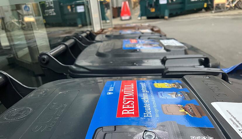 Mehrere Zehntausend M&uuml;lltonnen hat die Stadt ausgeliefert, 5000 fehlten zuletzt noch.