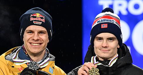Bei der WM holte Wellinger Silber und Lindvik Gold.