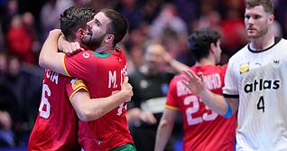 Da ist noch eine Rechnung offen: Im WM-Viertelfinale vor einem Jahr kam f&uuml;r das deutsche Team um Johannes Golla (rechts) das Aus gegen Portugal.