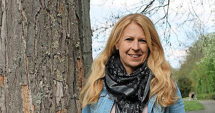 Seit 30 Jahren arbeitet Claudia Hirnschal als Hebamme, &uuml;ber 1000 Geburten hat sie in dieser Zeit begleitet. Die Freude an ihrem Beruf hat sich die 49-J&auml;hrige bewahrt.
Foto: Elfi Hofmann