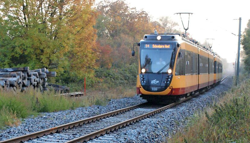 Im Fokus: die eingleisige Stadtbahn-Strecke zwischen Leingarten und Schwaigern. Ist ein Zug zu spät, müssen andere warten, was neue Verspätungen bringt.
Foto: Friese