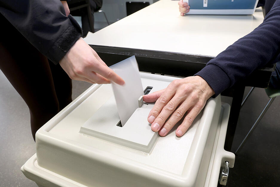 Februar: Stimmabgabe im Neckarsulmer Rathaus zur Bundestagswahl 2025.