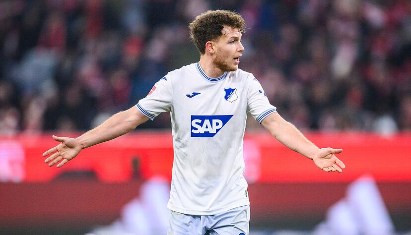 Entt&auml;uscht von Mitspielern: Dennis Geiger.