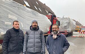 Prokurist Oliver Kohler, Braumeister Zdenek Prokop und Geschäftsführer Lionel Berger (von links) in der gesperrten Adelshofer Straße. Prokurist Oliver Kohler, Braumeister Zdenek Prokop und Geschäftsführer Lionel Berger (von links) in der gesperrten Adelshofer Straße.