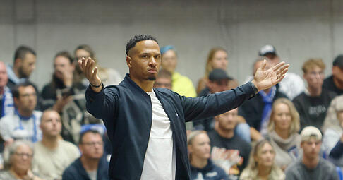 Merlins-Trainer David McCray freut sich nach zwei Ausw&auml;rtsspielen in Folge auf das Heimspiel.