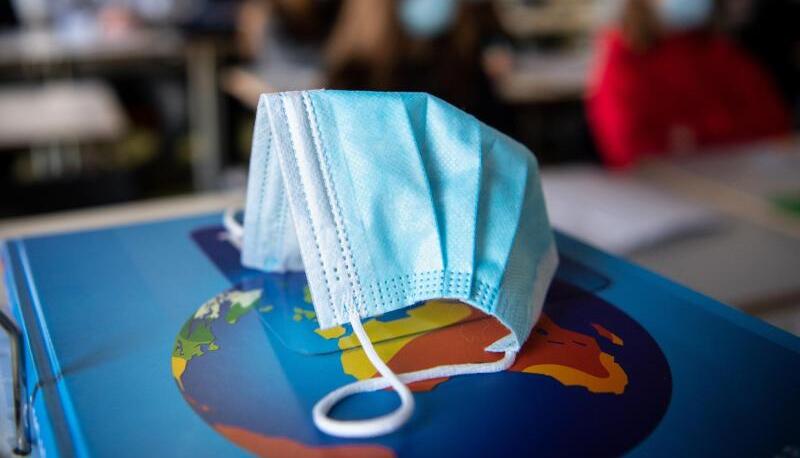 Schulen und Kita schließen im harten Lockdown spätestens ab Mittwoch. Foto: dpa Schulen und Kita schließen im harten Lockdown spätestens ab Mittwoch. Foto: dpa