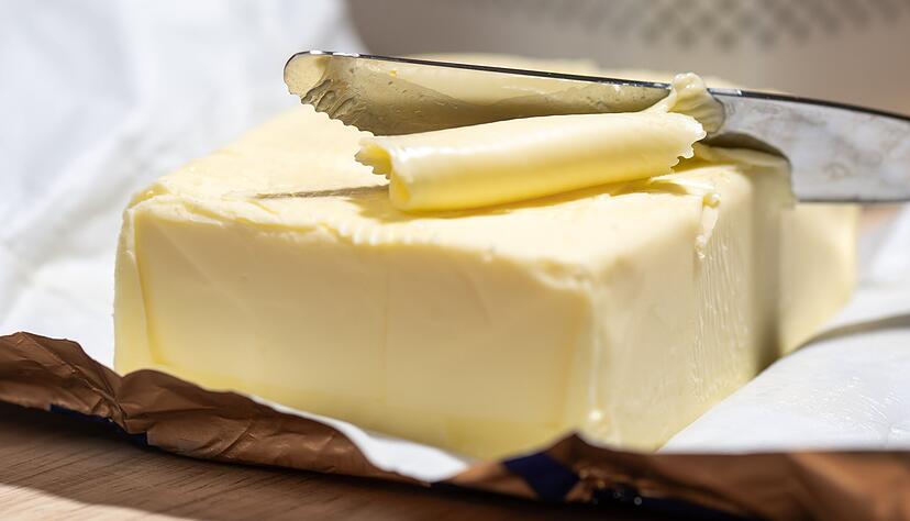 Der Butterpreis wird von den Verbrauchern in Deutschland genau verfolgt. Aldi und Lidl haben in dieser Woche die Preise um zehn Cent gesenkt. Der Butterpreis wird von den Verbrauchern in Deutschland genau verfolgt. Aldi und Lidl haben in dieser Woche die Preise um zehn Cent gesenkt.