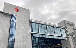 Der Sparkassenverband Baden-Württemberg hat seinen Sitz am Pariser Platz im Stuttgarter Europaviertel hinter dem Hauptbahnhof. Nicht weit entfernt ist die Sparkassenakademie, wo Neth gewählt wurde.